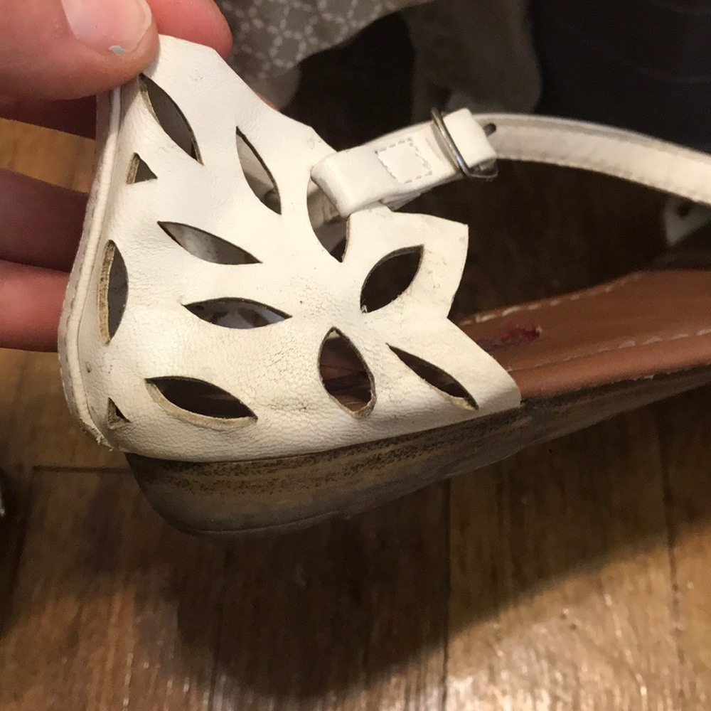 Sandals - Picture 2 of 3